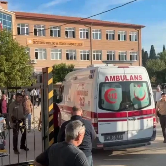 Manisa’da okul önünde silahlı saldırı