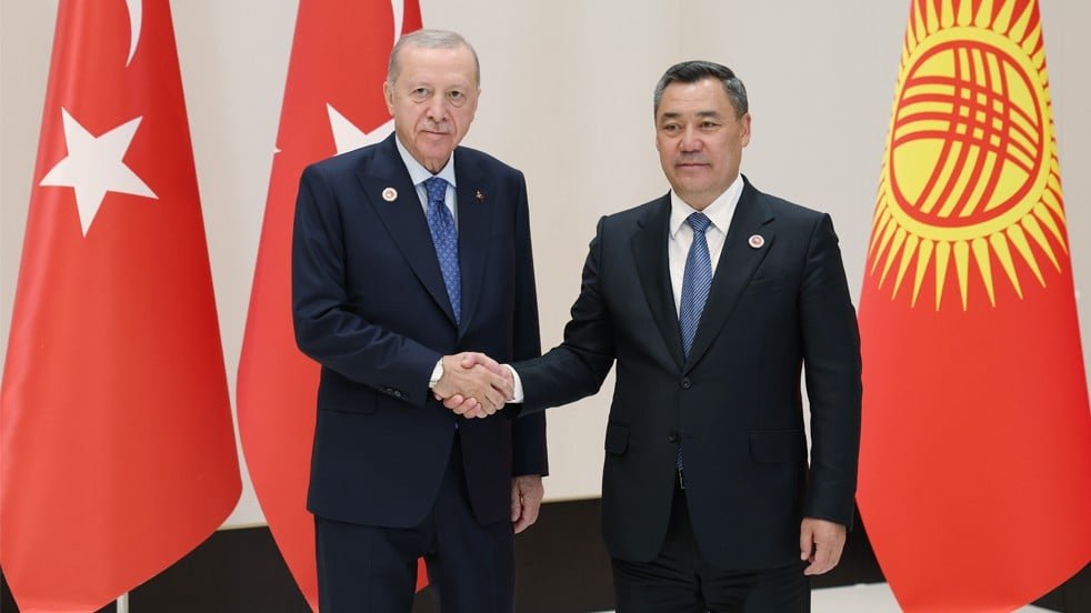 Cumhurbaşkanı Erdoğan, Kırgızistan Cumhurbaşkanı Caparov ile bir araya geldi