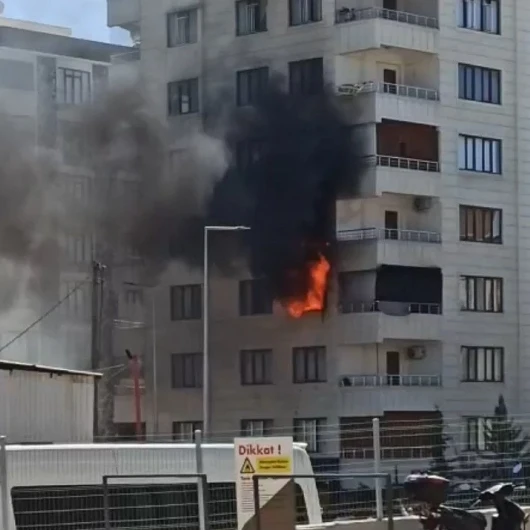 Şanlıurfa’da apartmanı ayağa kaldıran yangın: Bina sakinleri tahliye edildi