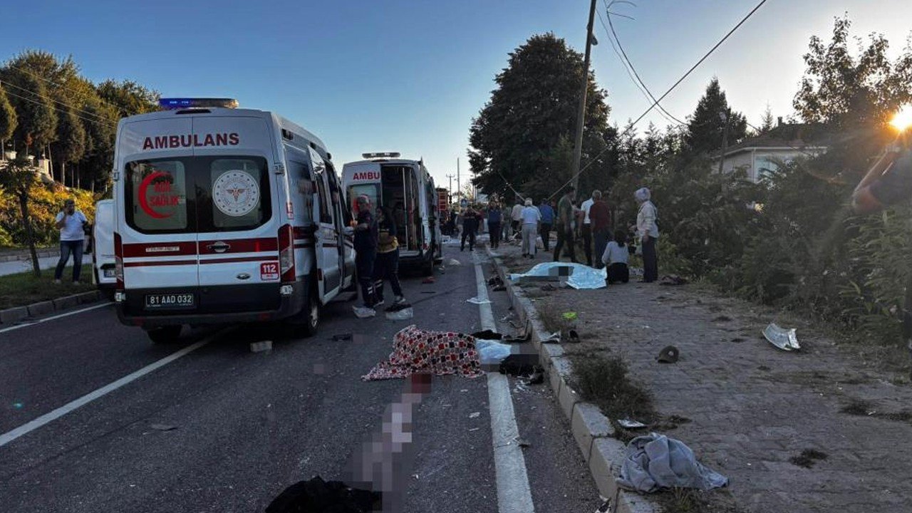 Düzce’de katliam gibi kaza: 4 ölü, 9 yaralı