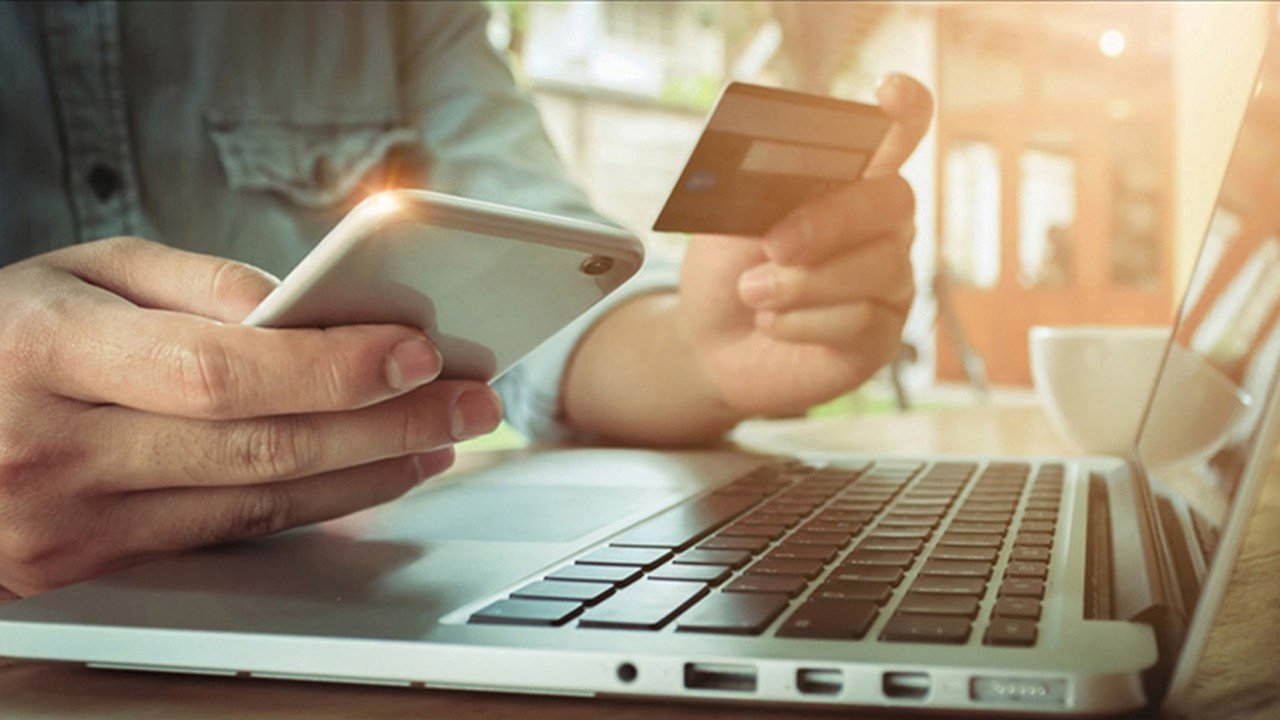 E-ticarette dev büyüme: Hacim 4,5 trilyon lirayı geçti