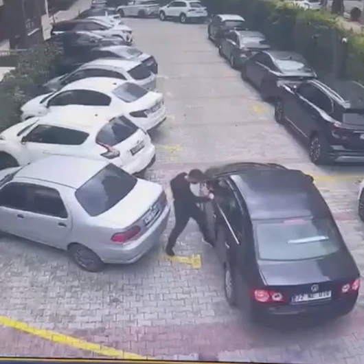 Beylikdüzü’nde sitede park yeri tartışması silahlı kavgaya dönüştü: Cesur vatandaş araya girip tabancayı elinden aldı