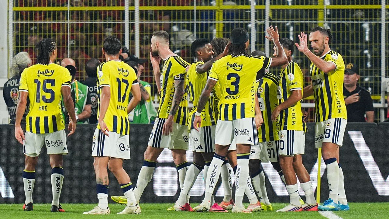 Fenerbahçe 18 yıl sonra Şampiyonlar Ligi’nde: Muhtemel 11 belli oldu