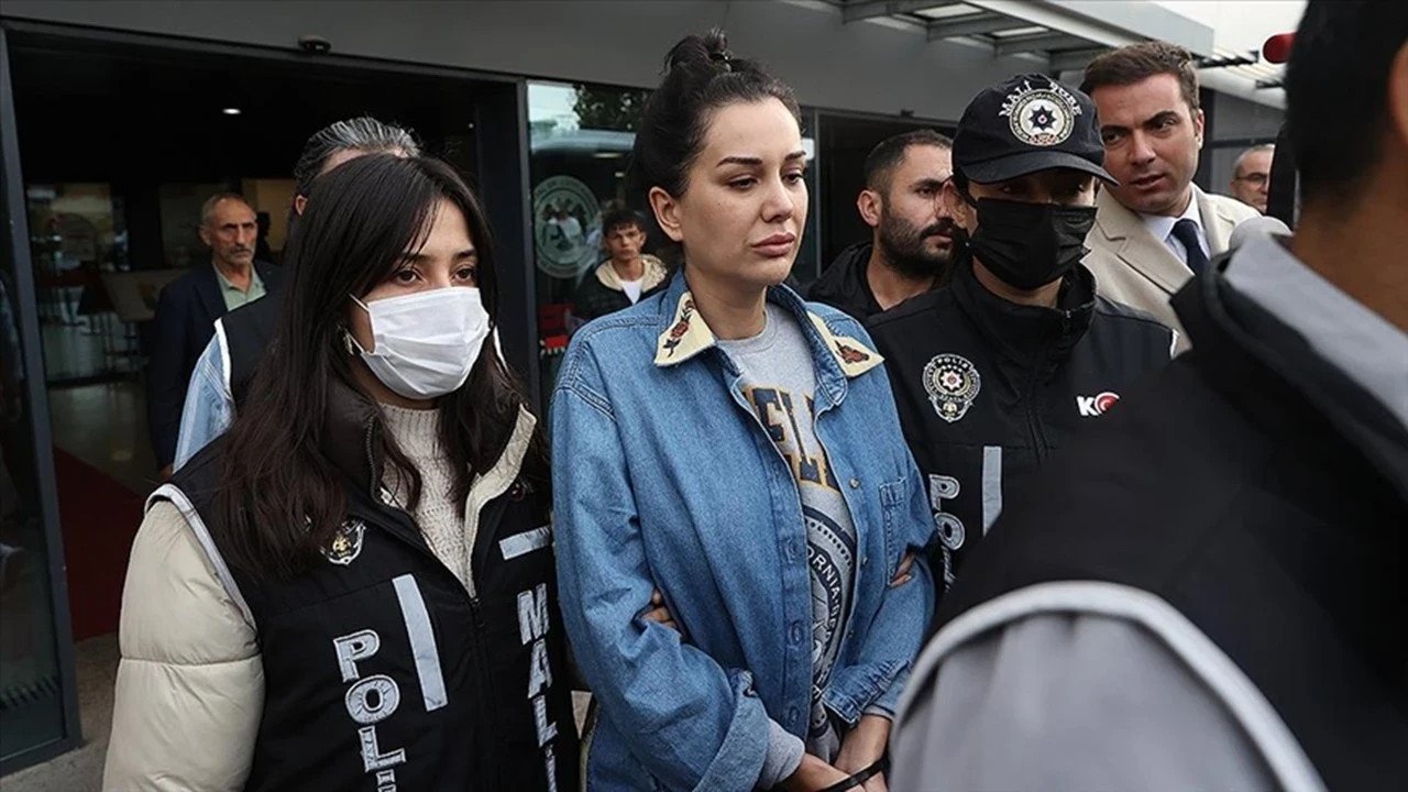 Sosyal medya ünlüsü Dilan Polat gözaltına alındı