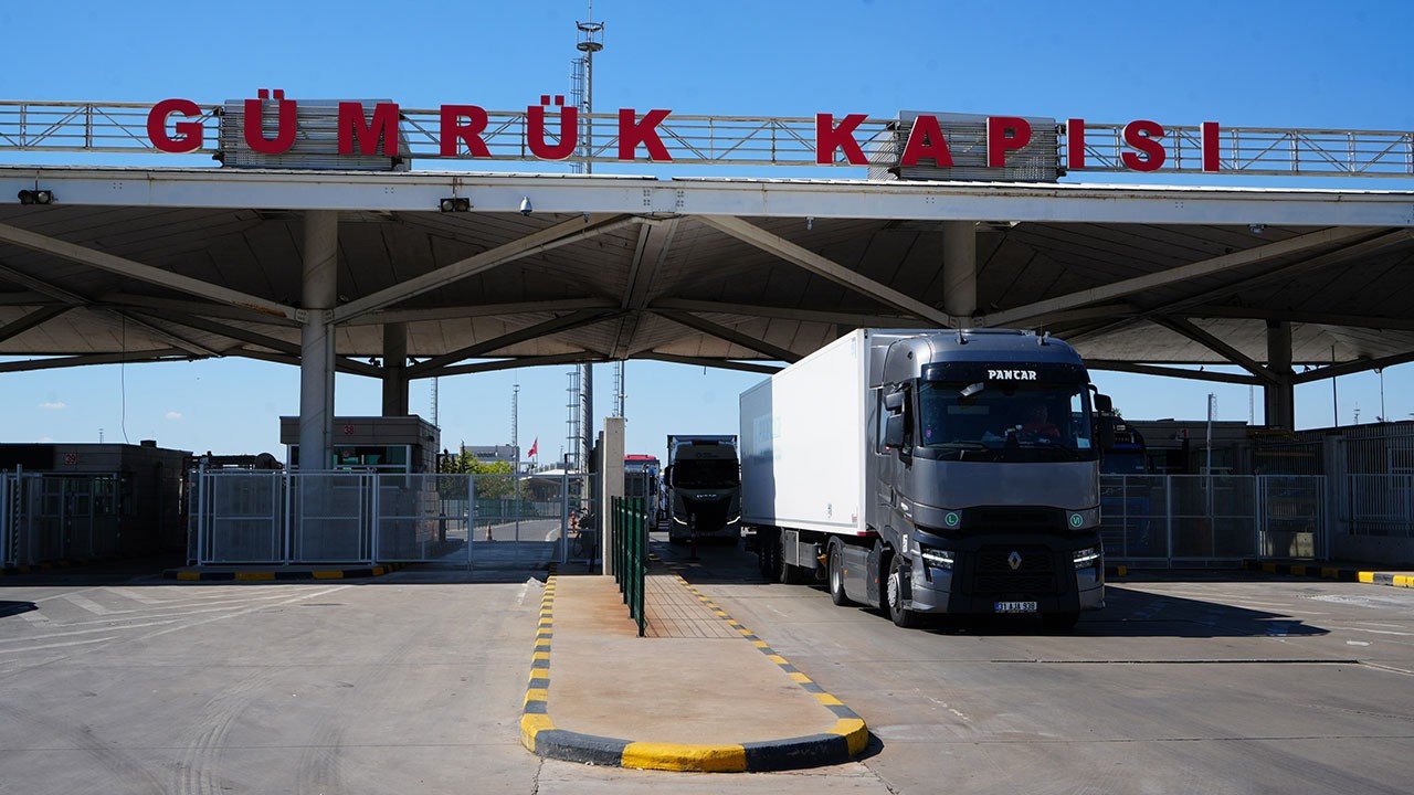 TIR şoförlerinden Avrupa’ya Schengen tepkisi: “Göçmen muamelesi yapmayın”