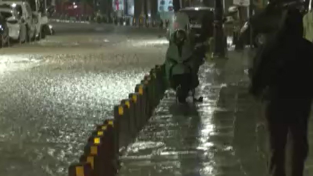 İstanbul’da yollar göle döndü