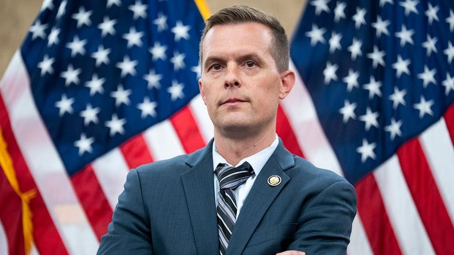 Outgoing House Democrat backs incumbent Republican lawmaker for re-election