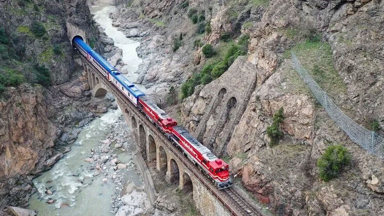 Turistik Karaelmas Ekspresi 2 Ekim’de yeniden raylarda
