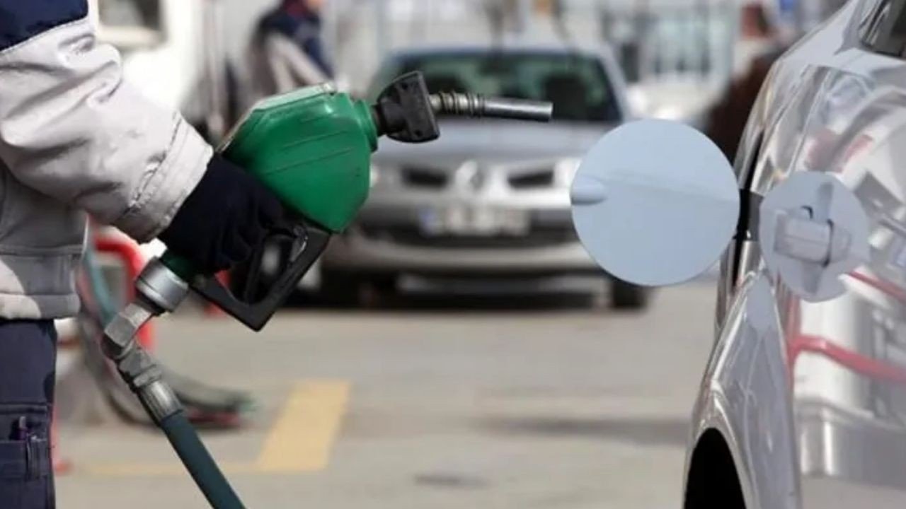 Bu gece mazota zam gelecek mi? Benzin fiyatları arttı mı? Motorin fiyatları yükselecek mi?