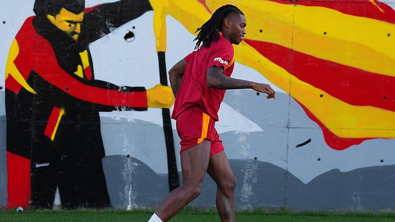 Rafael Leao, Galatasaray’da ilk antrenmanına çıktı