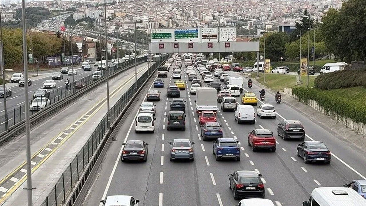 Yağmur İstanbul trafiğini vurdu: Yoğunluk yüzde 85’e ulaştı