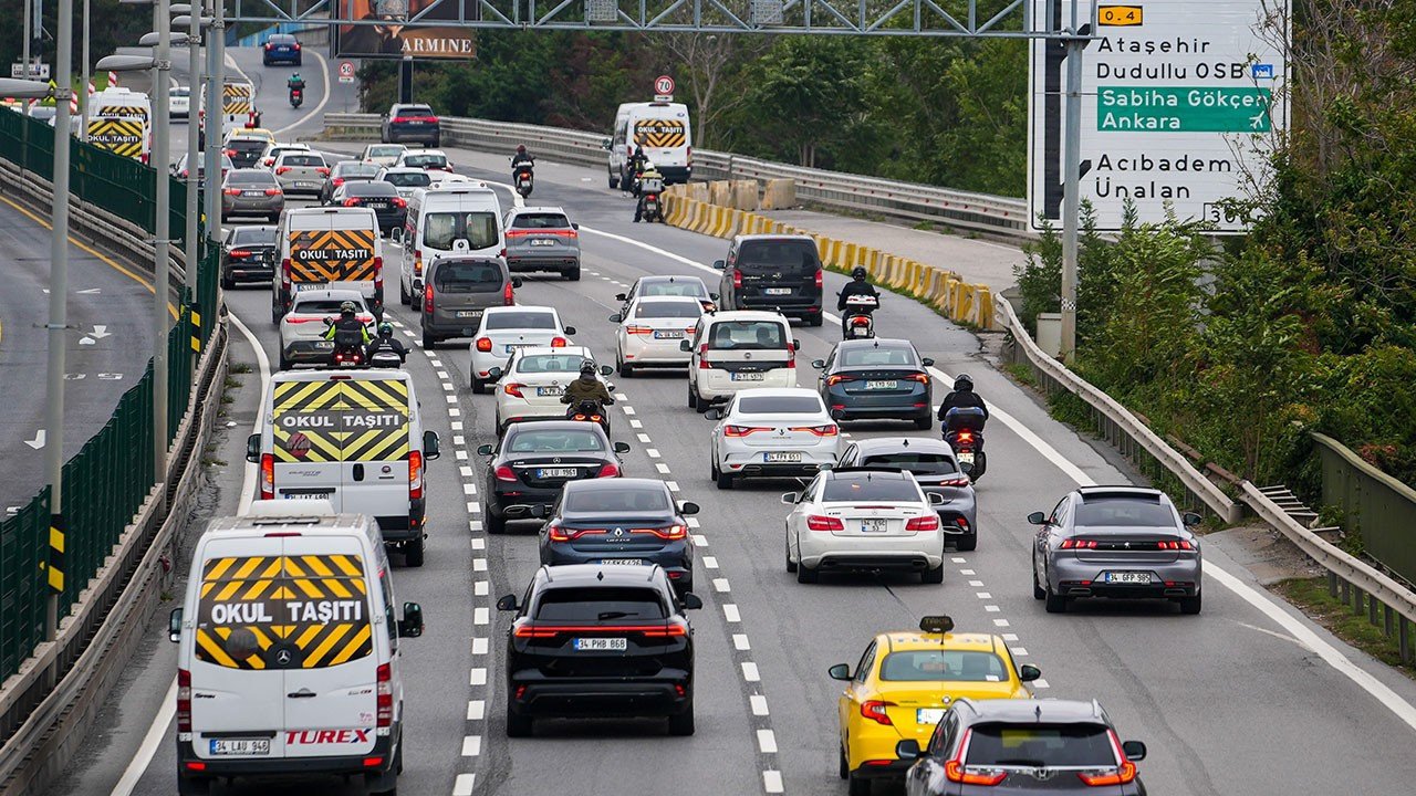 İstanbul’da yağışlı sabah: Trafik yoğunluğu yüzde 89’a ulaştı