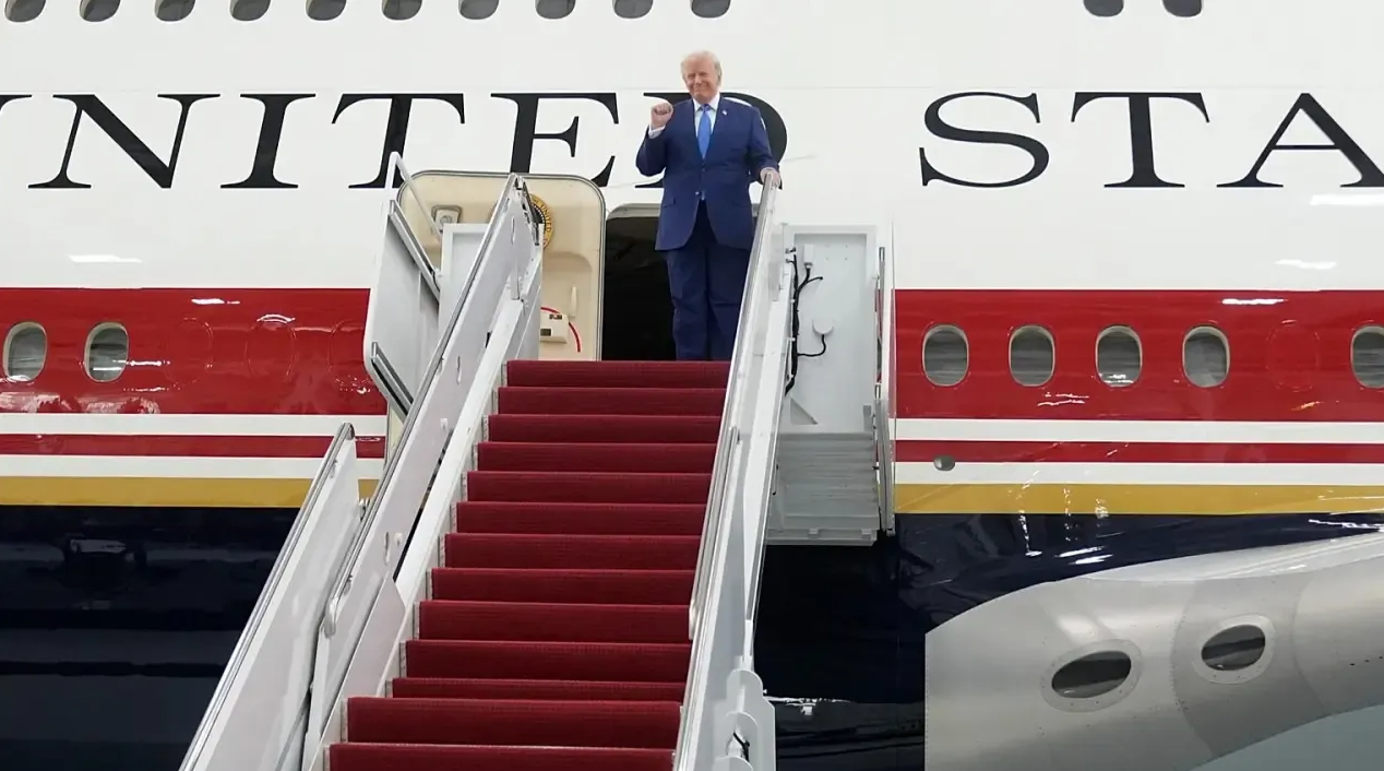 Yargı yasağı kaldırdı, Trump bu kez uçağa almadı! Bir kriz daha
