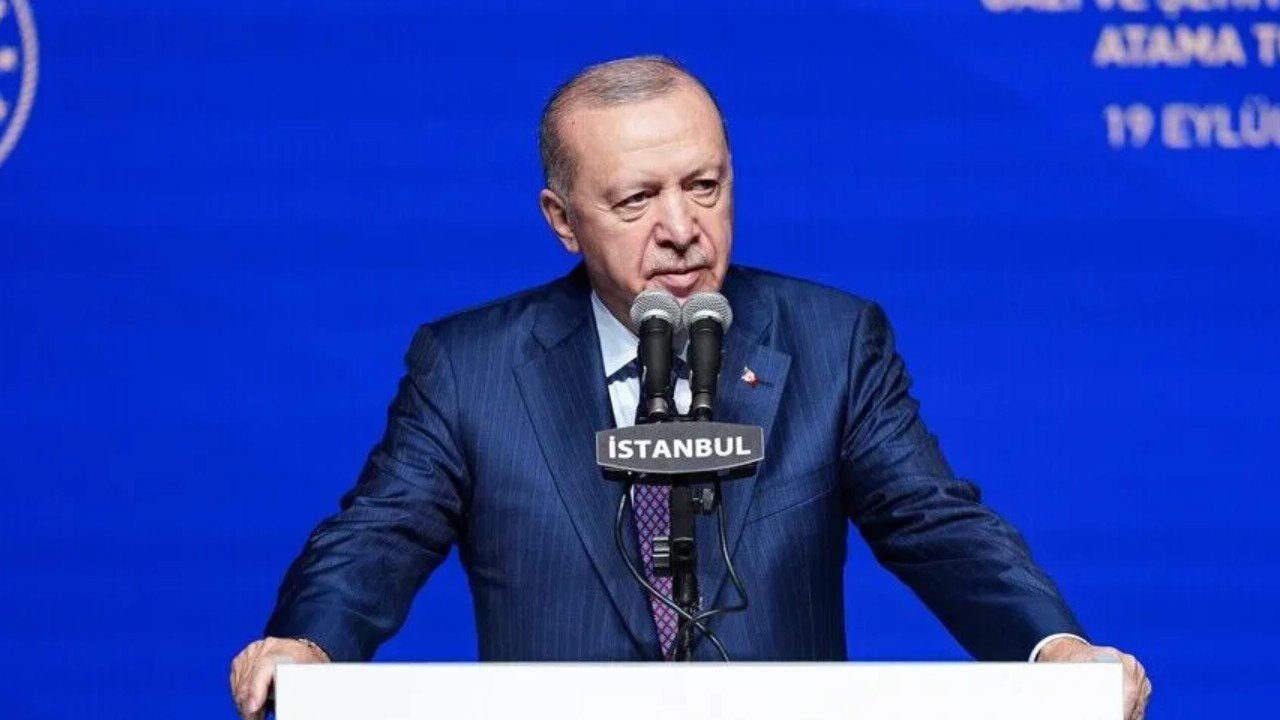 Cumhurbaşkanı Erdoğan’dan Türkçe mesajı: Diline sahip çıkan tarihine de sahip çıkar