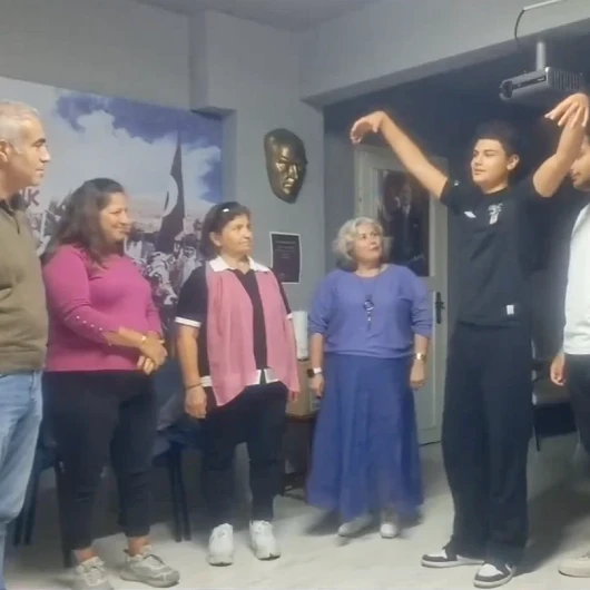 Atatürkçü Düşünce Derneği’nde ‘drama eğitimi’ sırasında ilginç anlar yaşandı
