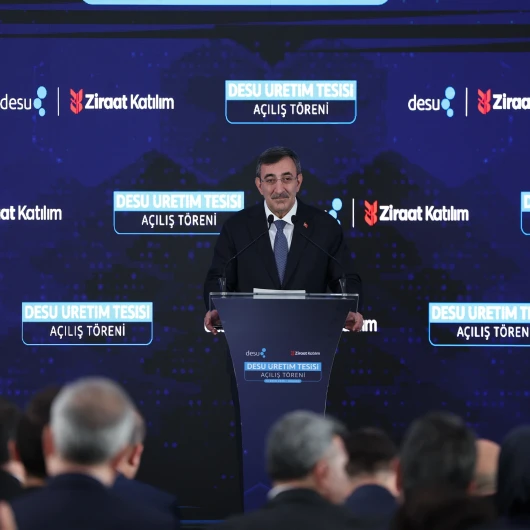 Cumhurbaşkanı Yardımcısı Yılmaz: İlaç ve tıbbi cihazlarda yerli üretimi artırmak önceliklerimiz arasında