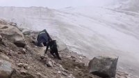 Ağrı Dağı’nda heyelan! Son anda kurtuldular!