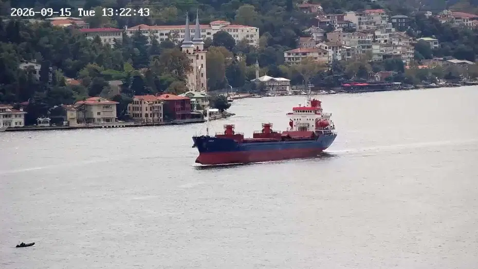 Bulgaristan açıklarında İHA’ların vurduğu iki gemiden biri battı. Kurtarılanlardan 11’i Türk