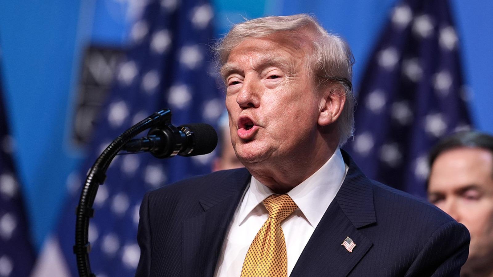 Trump’tan Fransa çıkışı! Olayları tek sebebe bağladı