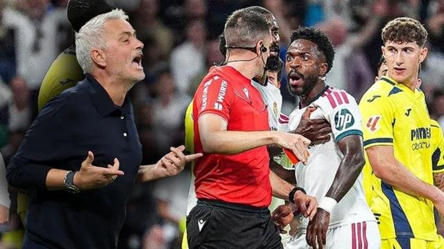 Real Madrid’de ortalık karıştı! Vinicius hakemin üzerine yürüdü, Mourinho’dan olay tepki