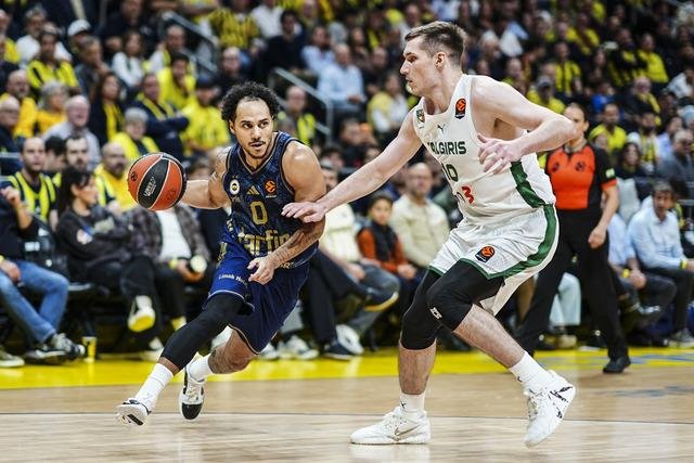 Shane Larkin Fenerbahçe Tarfin formasıyla ilk kez EuroLeague’de! 👀👉