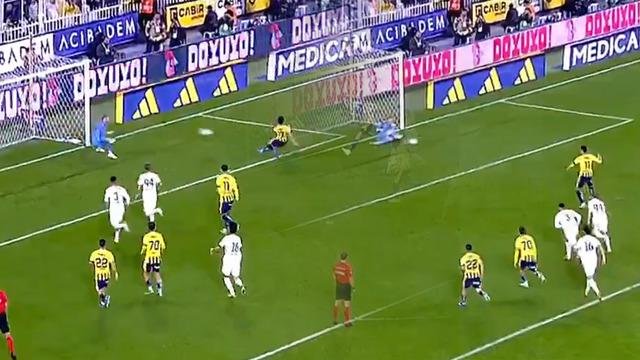 Kadıköy’de neler oldu neler! Fenerbahçe Alanyaspor maçında penaltı kaçtı, İrfan Can Kahveci tamamladı gol geçersiz sayıldı