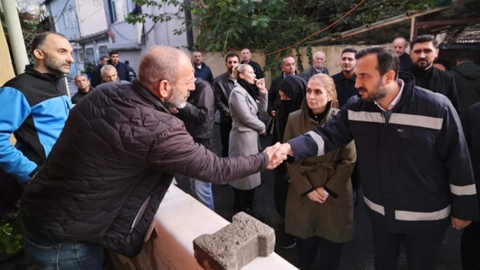 Abdullah Özdemir Eyüpsultan’da selden etkilenen vatandaşları ziyaret etti