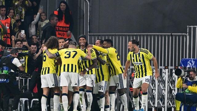 Fenerbahçe’ye Galatasaray derbisi öncesi sakatlık şoku! Oyuna devam edemedi