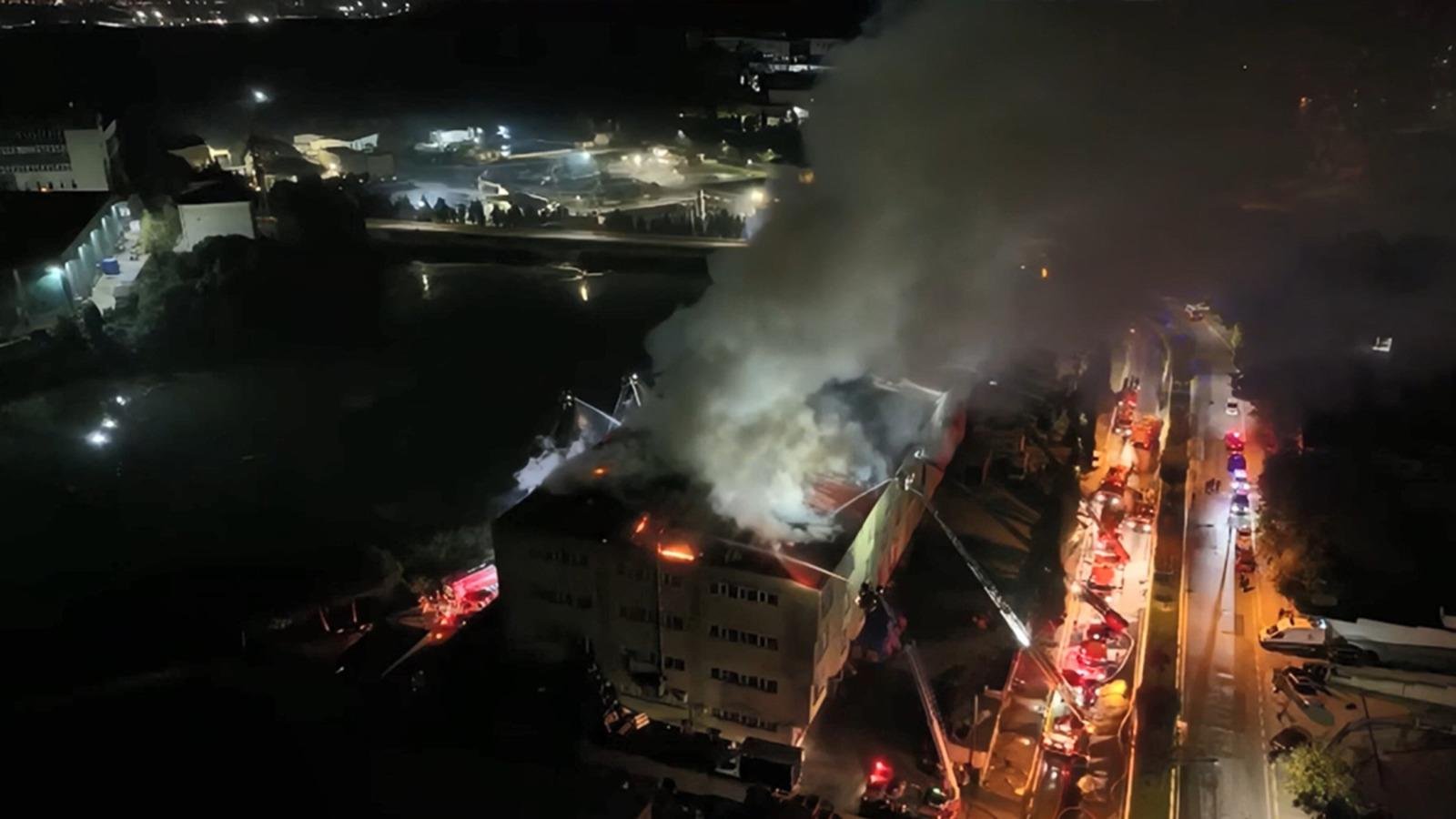 İstanbul’da korkutan yangın! Alevler 2 metreye yükseldi