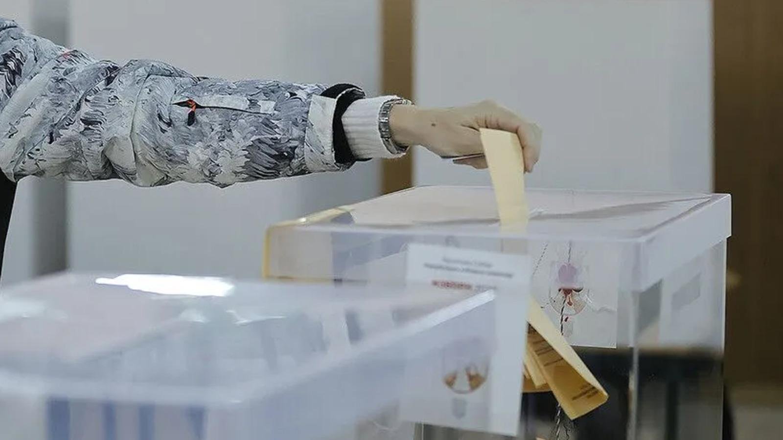 Sırbistan’da halk erken genel seçim için yarın sandık başına gidecek