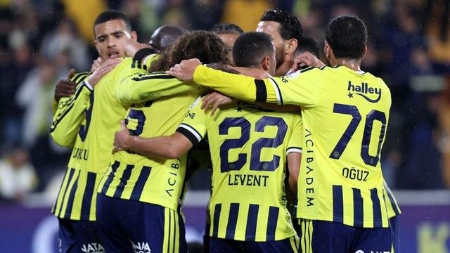 Derbide 90 dakika oynamıştı! Fenerbahçe’nin yeni transferi mutlu değil: Ayrılmak istiyorum