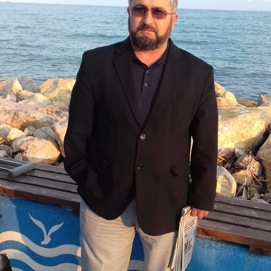 Camiye gitmeyince aradılar: Mezarlıkta imamın cansız bedenini buldular