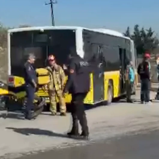 Sultangazi’de şoförün kontrolü kaybettiği İETT otobüsü duvara çarparak durabildi: 4 yaralı
