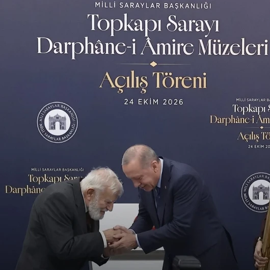El öpme tartışmasının ardındaki tasavvufi gelenek