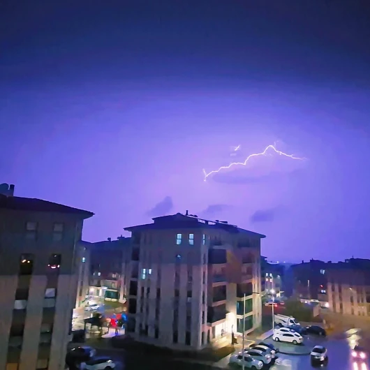 Malatya’da sağanak nedeniyle yollarda su birikintileri oluştu