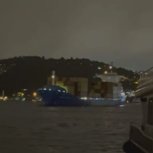 İstanbul Boğazı’nda 147 metrelik gemi sürüklendi: Ekipler kurtardı