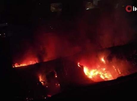 Adana halinde yangın! Çok sayıda iş yeri kullanılamaz hale geldi