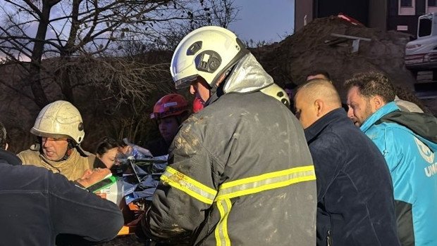 ÇOMÜ Yerleşkesi’nde toprak kayması, yabancı uyruklu işçi kurtarıldı