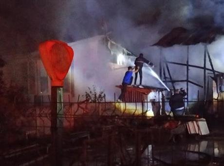 Bolu’da korkutan yangın: Samanlıkta başlayan alevler eve sıçradı