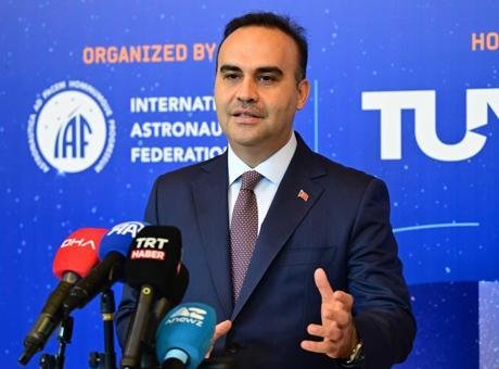 Bakan Kacır: Küresel uzay gündeminin kalbi Türkiye’de atacak
