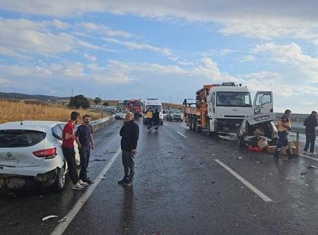 Adıyaman’da zincirleme trafik kazası: 4 araç karıştı, 6 yaralı