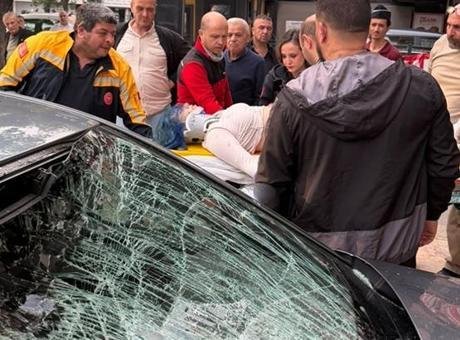 Ankara’da otelin 6’ncı katından otomobilin üzerine düşen kadın ağır yaralandı