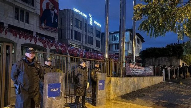 Eyüpsultan Belediye Başkanı Özmen’in de aralarında bulunduğu 13 şüpheli tutuklandı