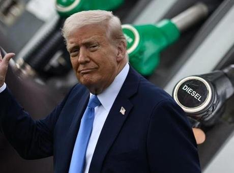 ABD Başkanı Trump, ‘kırmızı dizel’in kara yollarında kullanımına geçici olarak izin verdi