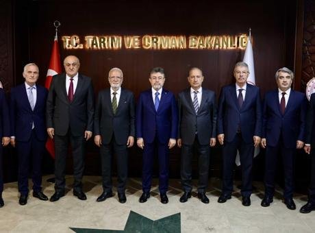 Bakan Yumaklı şeker sektörü temsilcileriyle görüştü