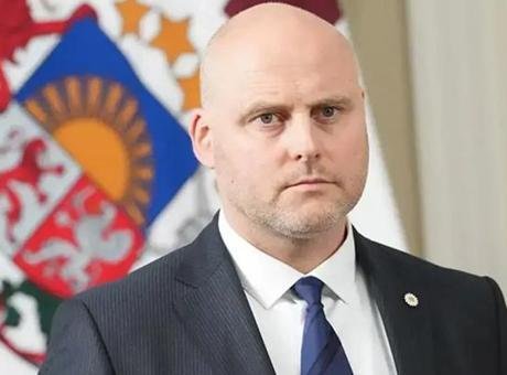 Letonya’da yeni hükümeti kurma görevi mevcut Başbakan Kulbergs’e verildi
