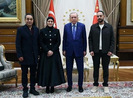 Cumhurbaşkanı Erdoğan Hind Rajab’ın ailesini Külliye’de kabul etti