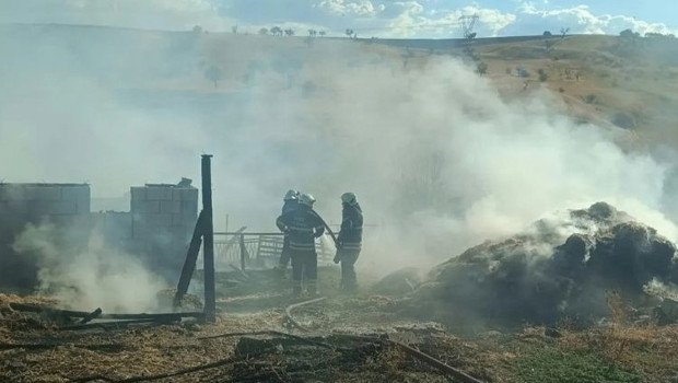 Kütahya’da ahırda yangın, 1 kişi hayatını kaybetti