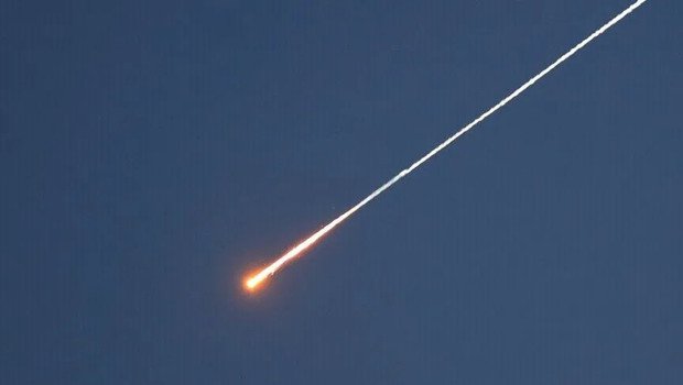 Yemen’de Husiler, Aden Uluslararası Havalimanı’nı vurdu