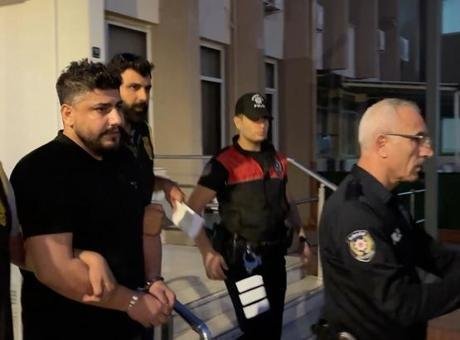 Cinayet davasından aranan iş insanı taziye ziyaretinde yakalandı